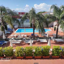 Hotel Resort Il Panfilo، فندق في لاغو باتريا