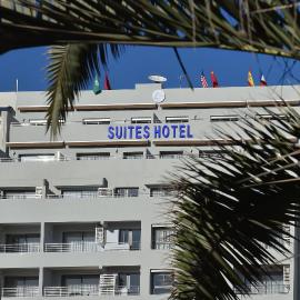 Le Yacht Suites Hotel