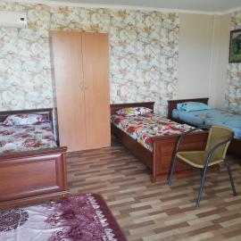 Гостевой дом Сафар, номера с отдельным входом, hotel in Kapchagay