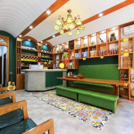 Edinburgh Hostel - Coffee bar - Western breakfast -Travel expert -Good location-English reception-Ticket service-Tourism planing-Laundry-Camara-Drone gopro, hotel v destinácii Zhangjiajie