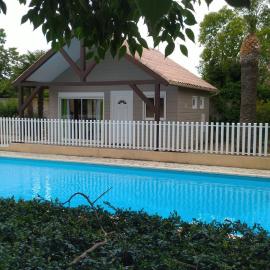 LE CHALET DE LYLOU, hotel v destinaci Montady