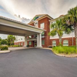 Holiday Inn Express Hotel & Suites Foley by IHG: Foley şehrinde bir otel