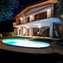 Villa Mimosa-Con piscina e vista lago, hotel sa Brenzone sul Garda