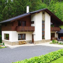 Ubytovanie Žember: Demänovská Dolina şehrinde bir otel