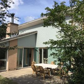 Sunset Beach House, готель у Гаазі