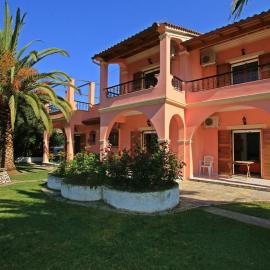 Pool Villa Grigoris, hotel in Aspiotádes