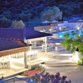 Studios Apartments Irini Patira, hotel v destinácii Potos