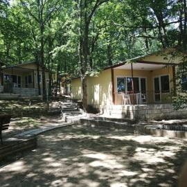Ваканционно селище СБХ, hotel in Shkorpilovtsi