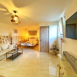 MG Cozy Garden View Studio، فندق في Korakiaí