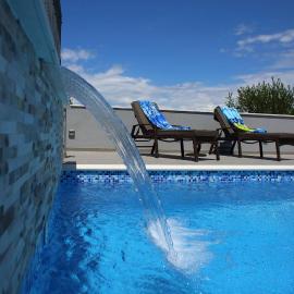 Vacation home Meri, מלון בMirce