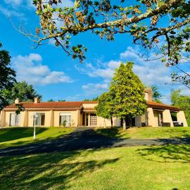 Villa du Bois Verts, Hotel in Les Herbiers
