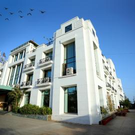 Renest Gandhidham, хотел в Гандидам