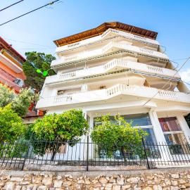 Ideal ApartHotel Saranda, hotel a Sarandë
