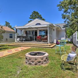 Riverfront Cottage: Fire Pit & Kayaks, hótel í Deltaville