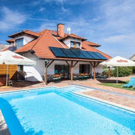 Depandance Hotel u Crlíků, hotel in Tetčice