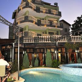 Boryana Hotel، فندق في مدينة بورغاس