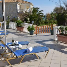 NIKOS APARTMENTS