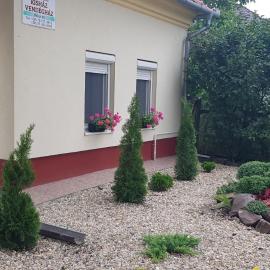 Harmónia Kisház Vendéghàz, hotel in Poroszló