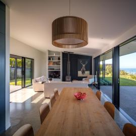 Lightning Ridge Views - Waimarama Holiday Home, Hotel in Waimarama