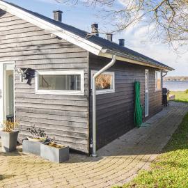 3 Bedroom Nice Home In Sunds, hotel en Sunds