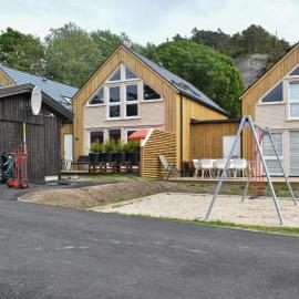 Beautiful Home In Søgne With Wifi, hotel a Søgne