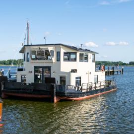 Island-dreams Hausboot Cecilie, hotel a Schleswig