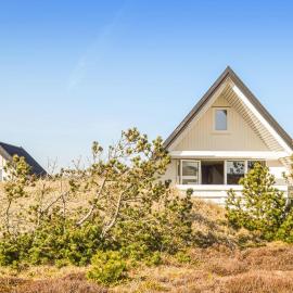 Cozy Home In Hvide Sande, hotelli kohteessa Bjerregård