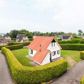 Vacation Home 23، فندق في Tzummarum