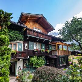 Alpenrelax Haus Weidmannsheil wohnen im romantischen Forsthaus, hotel in Werfen