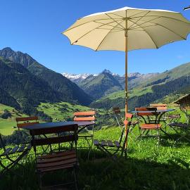 Hotel Alpina: Lumbrein şehrinde bir otel