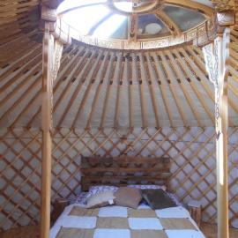2 Yourtes au naturel, hotel din Druyes-les-Belles-Fontaines