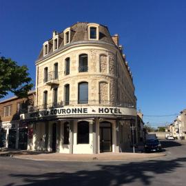 Hôtel La Couronne, hotel in Marmande