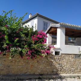 Liknon Guesthouse Villa, hotel in Galaxidi