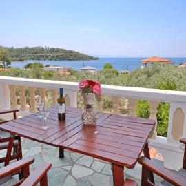Niki Apartments, hotel in Panormos Skopelos