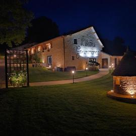 L'étable gourmande chambres d'hôtes et ferme auberge, хотел в Aubas