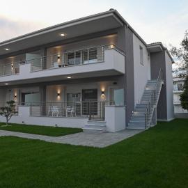 Faidra Apartments, hotel in Nea Peramos