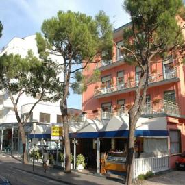 Hotel Moderno, hotel in Lido di Jesolo