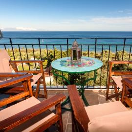 Eros Pittoresque Retreats - Perfect location, Panoramic Seaview, hôtel à Koroni