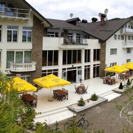 Casa Avram, hotel a Suceviţa