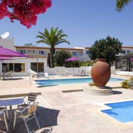 Centre Algarve, hotel in Moncarapacho