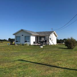 Amherst Cove Cottage # 5, hotel in Borden-Carleton