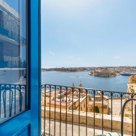 Valletta Harbour View Apartment, хотел в Валета