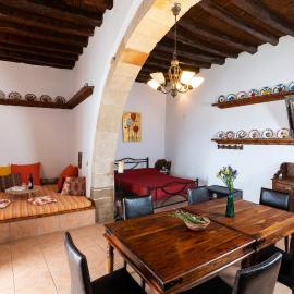 1900's traditional house in Asklipio، فندق في Asklipiḯon
