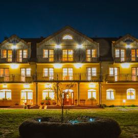 Villa Sylvia, hotel in Dźwirzyno