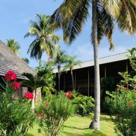 Emerald Beach Resort, hotel di Lindbergh Bay