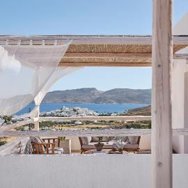 Nirome Luxury Suites, hotel en Adamas