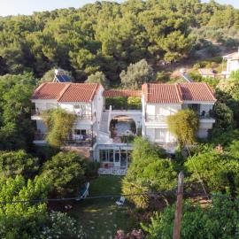 Heracles Guesthouse, ξενοδοχείο στις Ροβιές