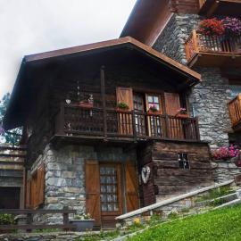 Chalet indipendente in centro a Valtournenche, hotel v destinaci Valtournenche