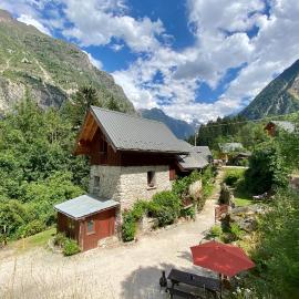 Ecrins Lodge, hotel din Le Bourg-dʼOisans