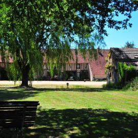 LES GUENINS, hotell i Gien